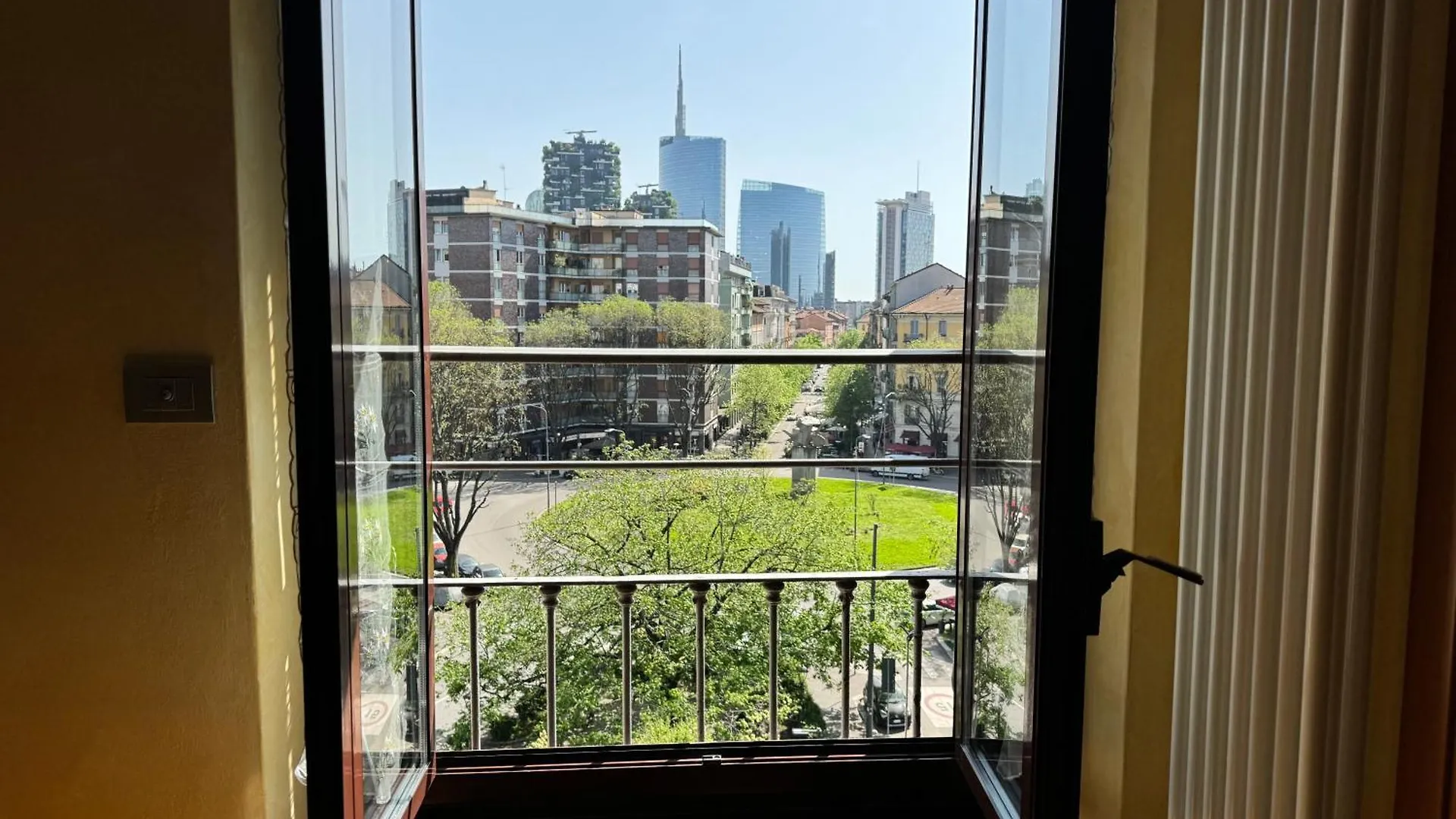 Timeless View In Milan - Isola District Apartment Italy